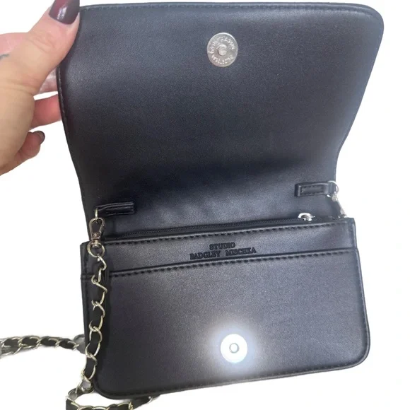 Badgley Mischka Black Quilted Crossbody Bag - Picture 6 of 7